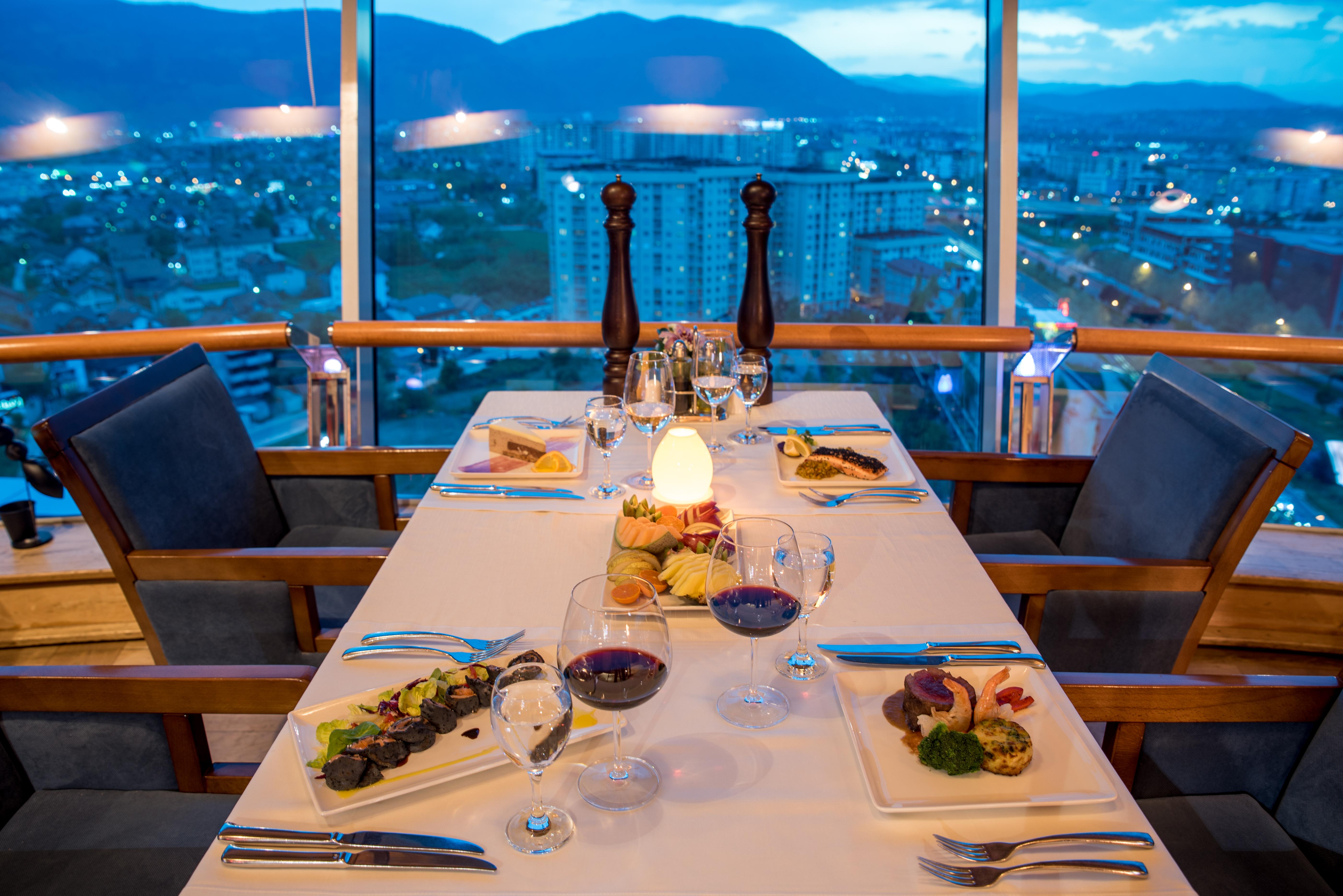 Radon Plaza Hotel Sarajevo Exterior photo The Sky Bar