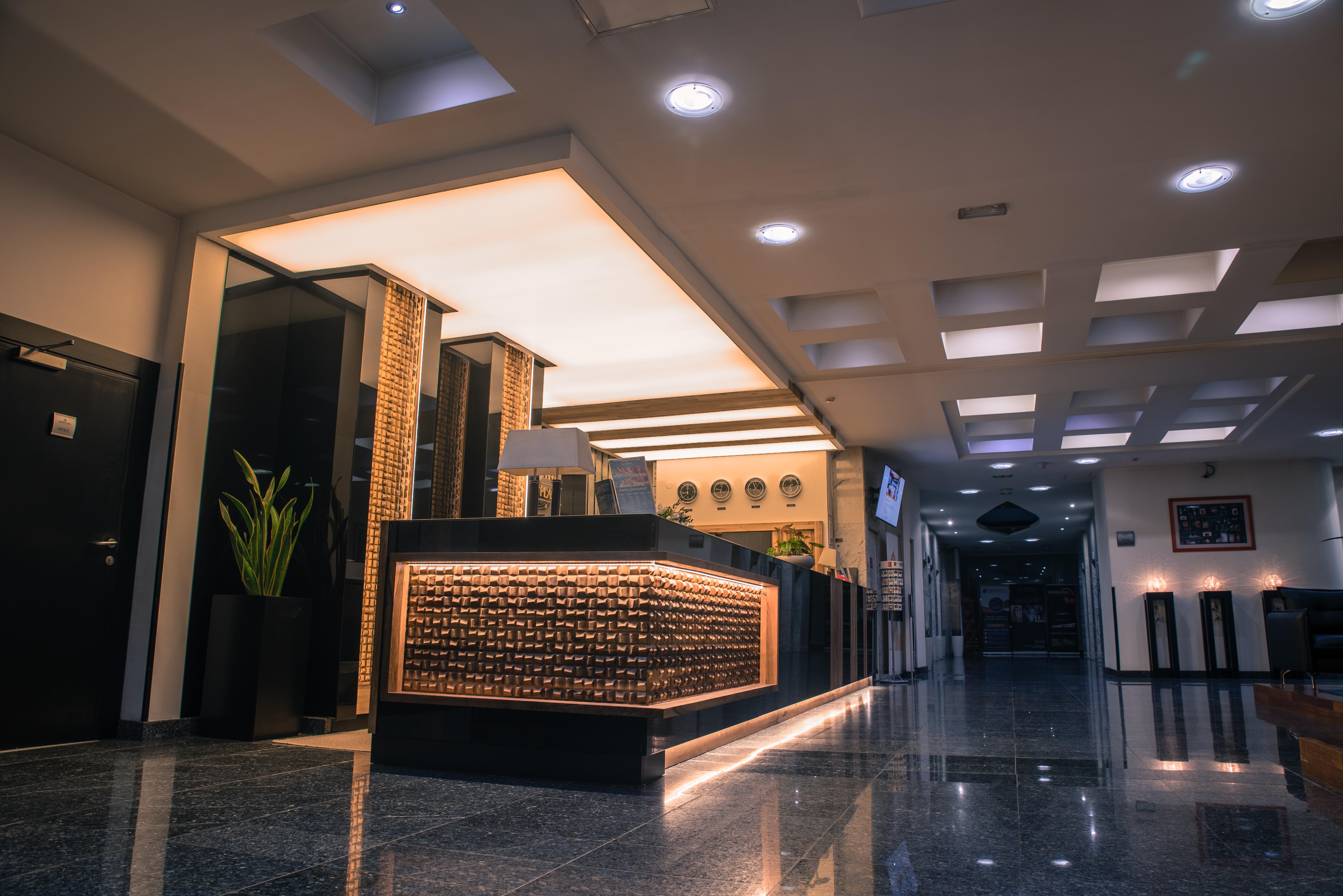 Radon Plaza Hotel Sarajevo Exterior photo Reception