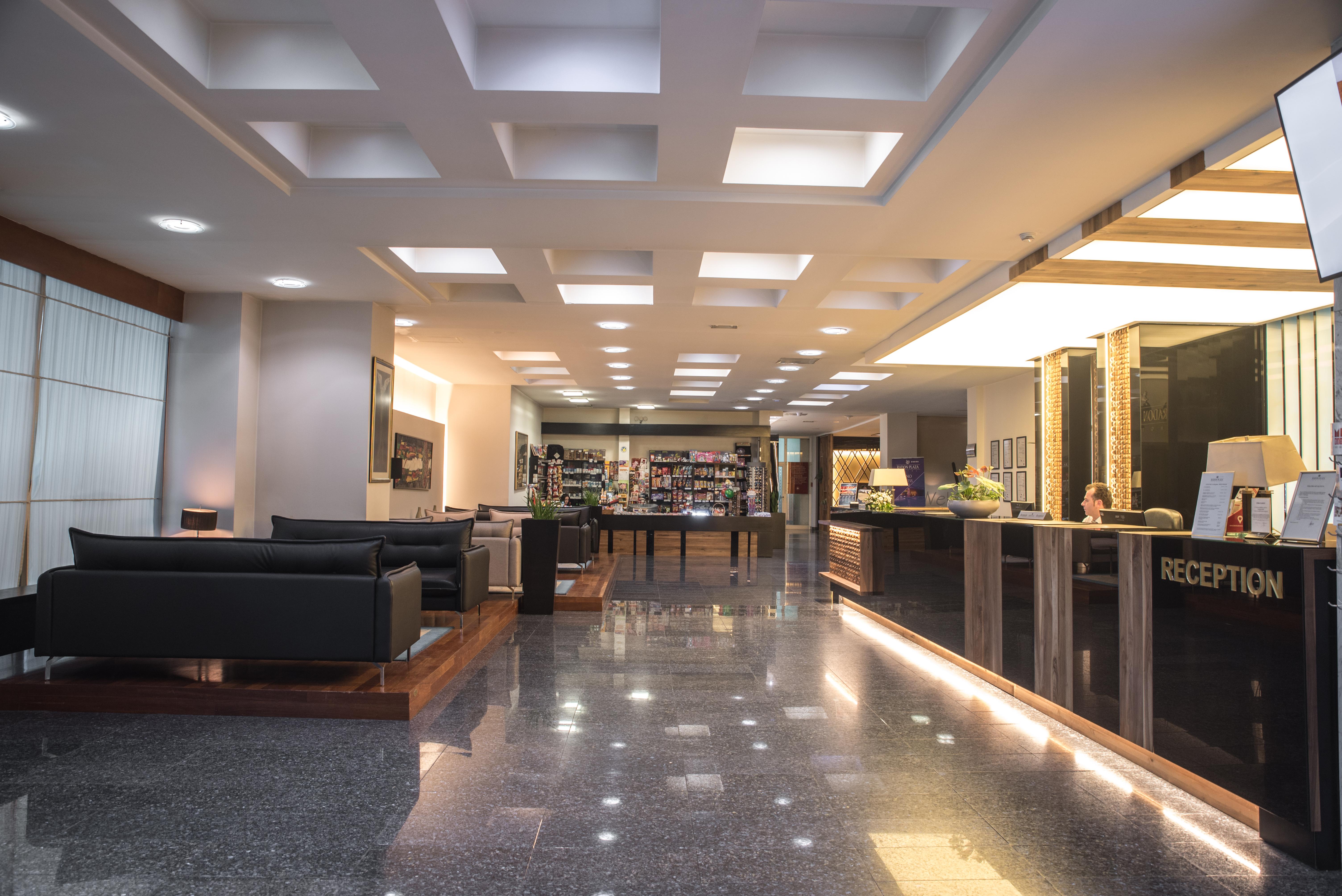 Radon Plaza Hotel Sarajevo Exterior photo Reception