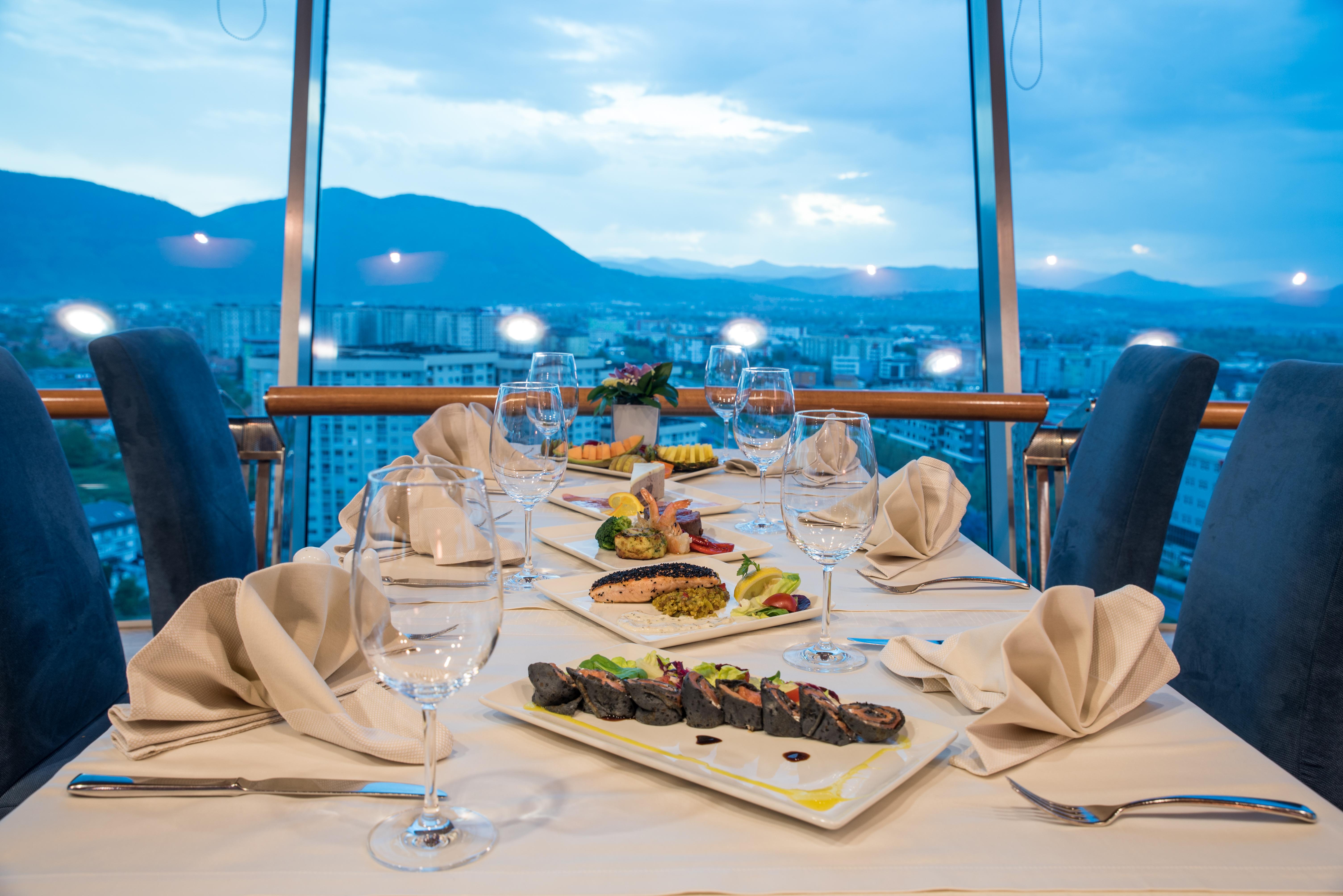 Radon Plaza Hotel Sarajevo Exterior photo Restaurant