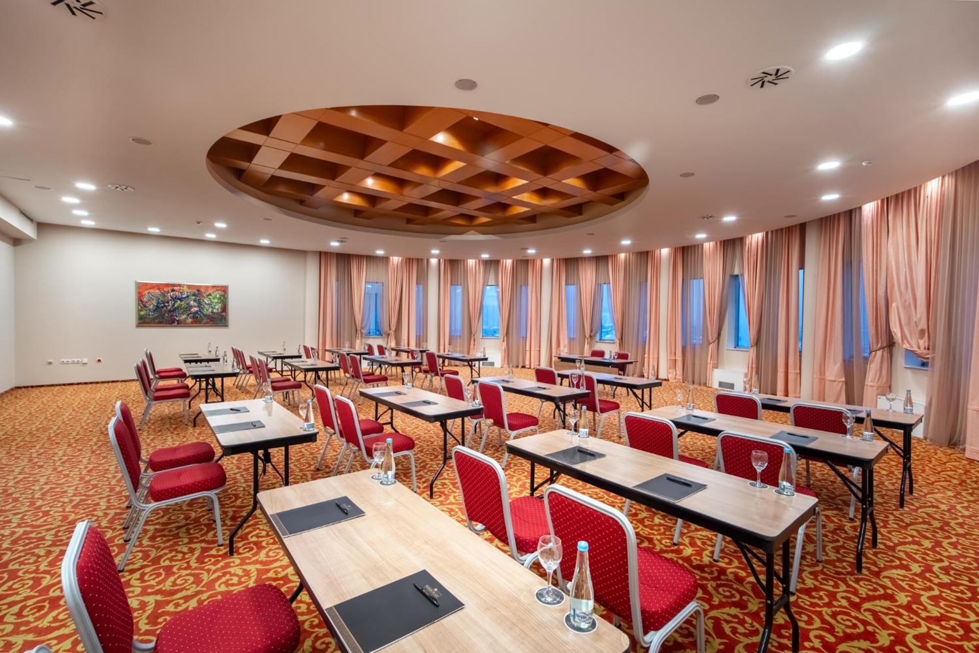 Radon Plaza Hotel Sarajevo Exterior photo Conference room