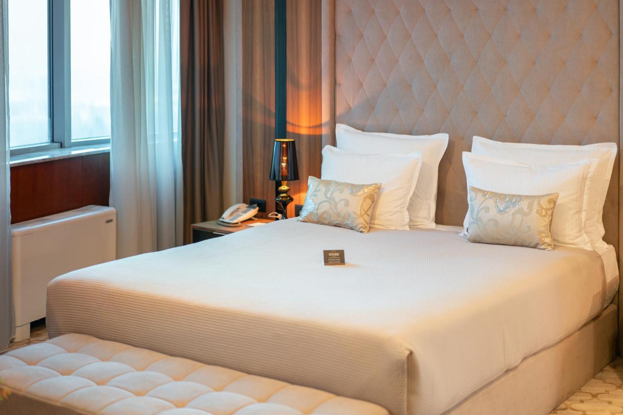 Radon Plaza Hotel Sarajevo Exterior photo A bedroom at the hotel