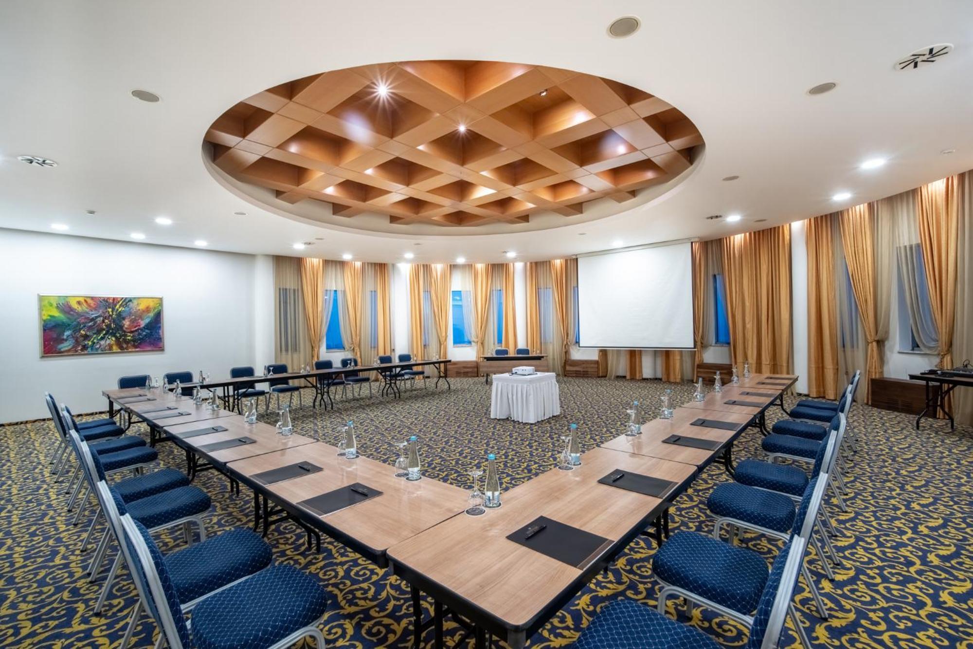 Radon Plaza Hotel Sarajevo Exterior photo Meeting room