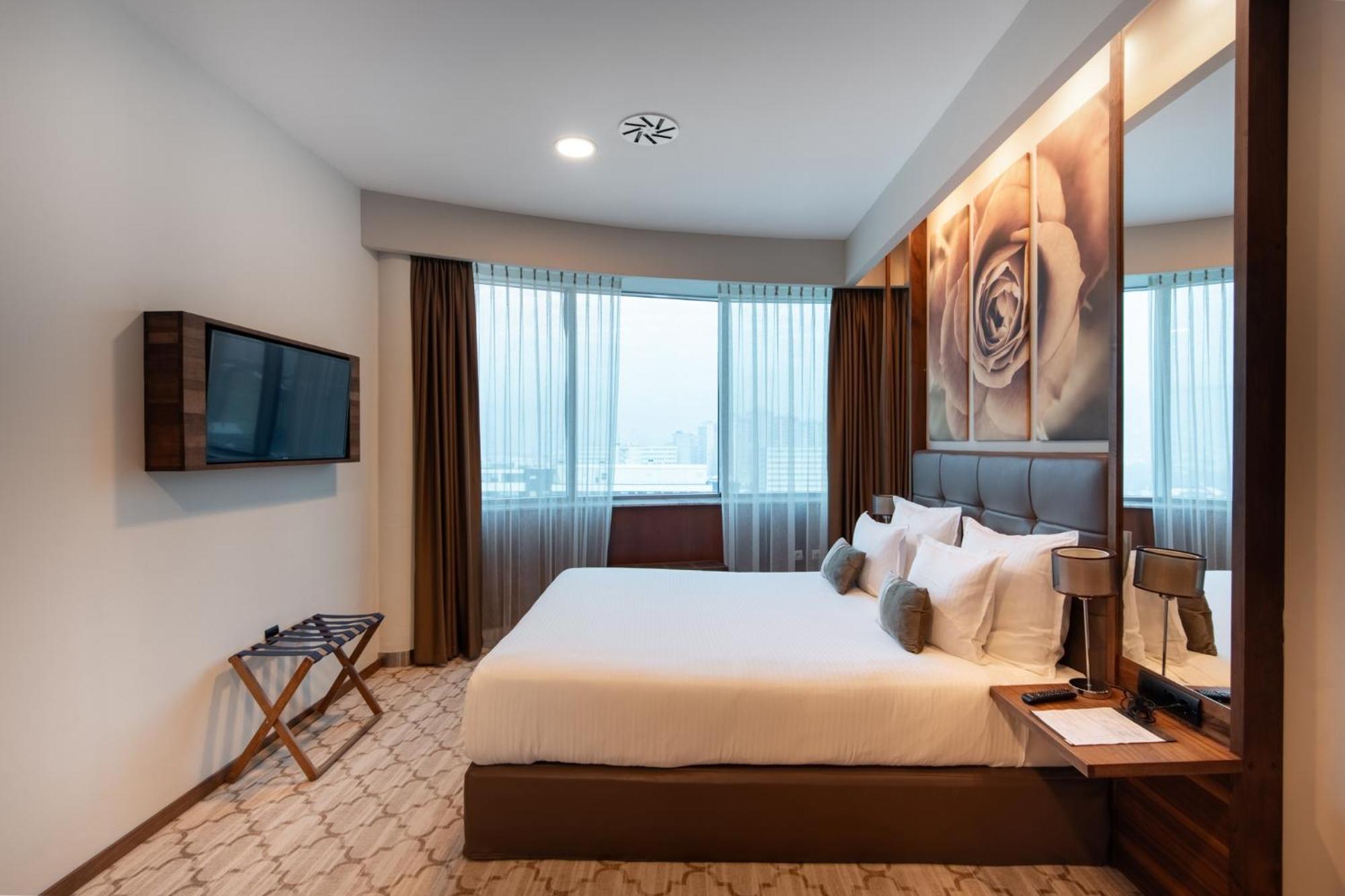 Radon Plaza Hotel Sarajevo Exterior photo Deluxe Room